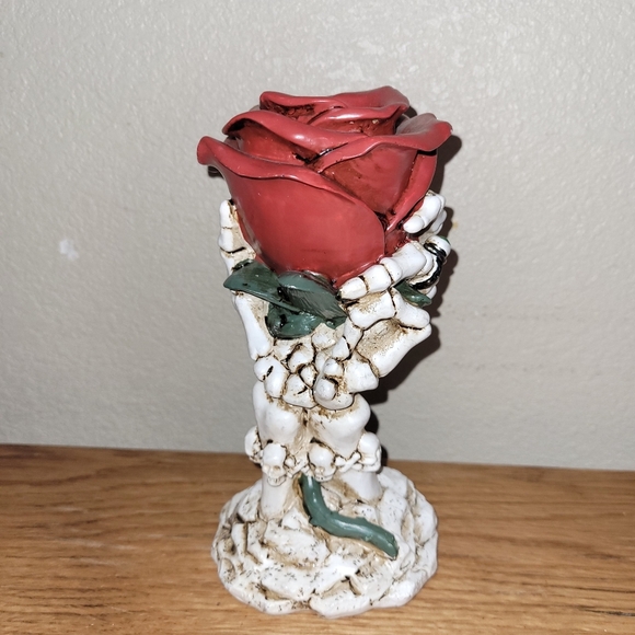 Yankee Candle Holder Skeleton Hand Holding Rose - Picture 1 of 4